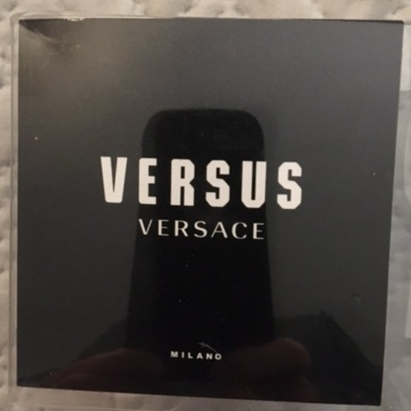 VERSACE VERSUS WATCH - MENS - BLACK SILICONE BAND - STAINLESS STEEL CASE - NEW! - Picture 4 of 7